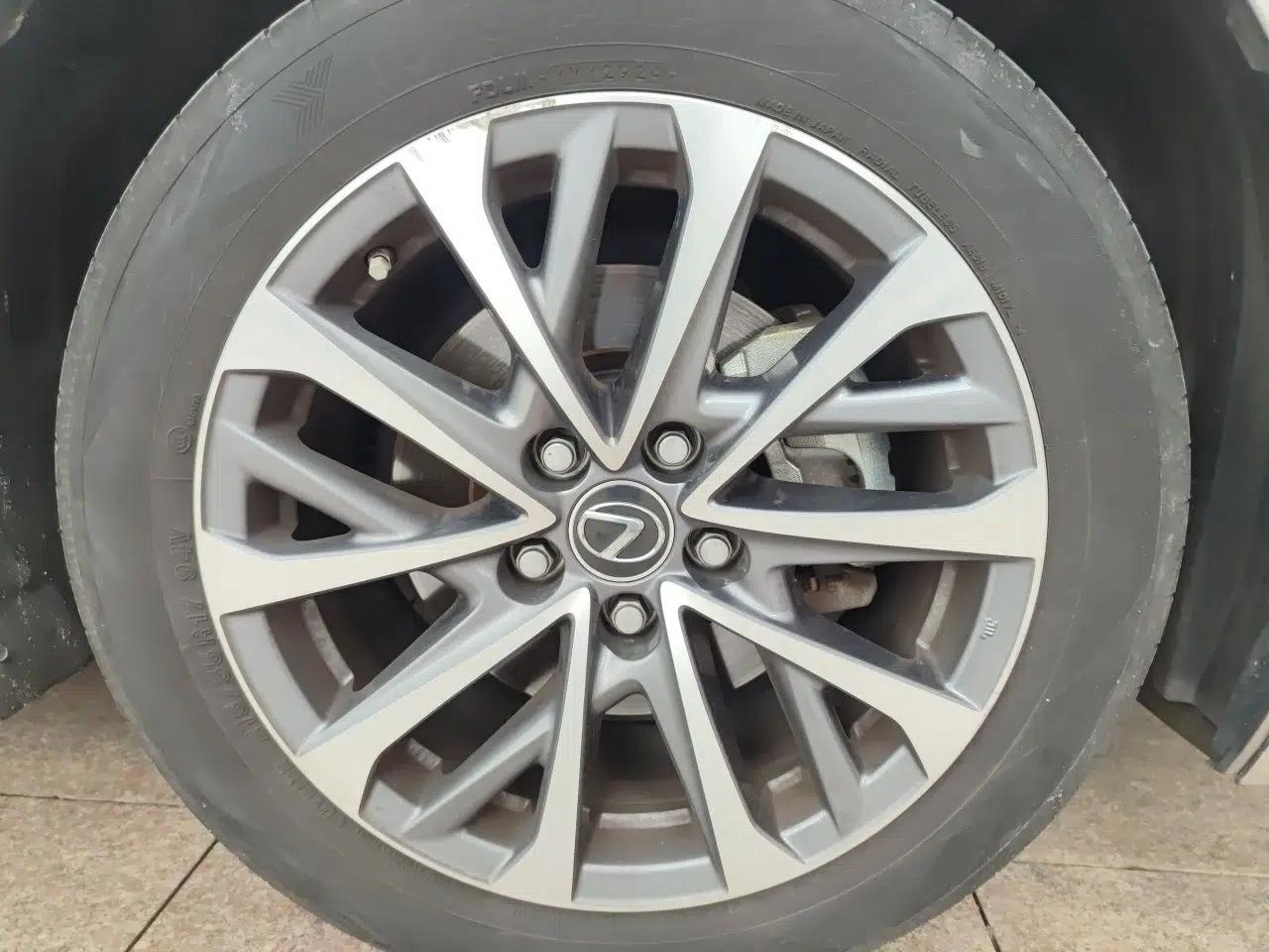 Lexus ES 2024 200 Premium Edition — миниатюра 8