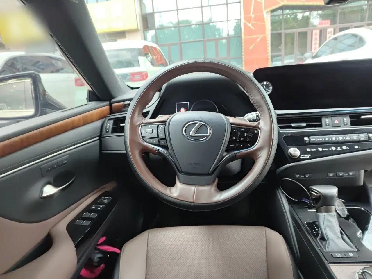 Lexus ES 2024 200 Premium Edition — миниатюра 10