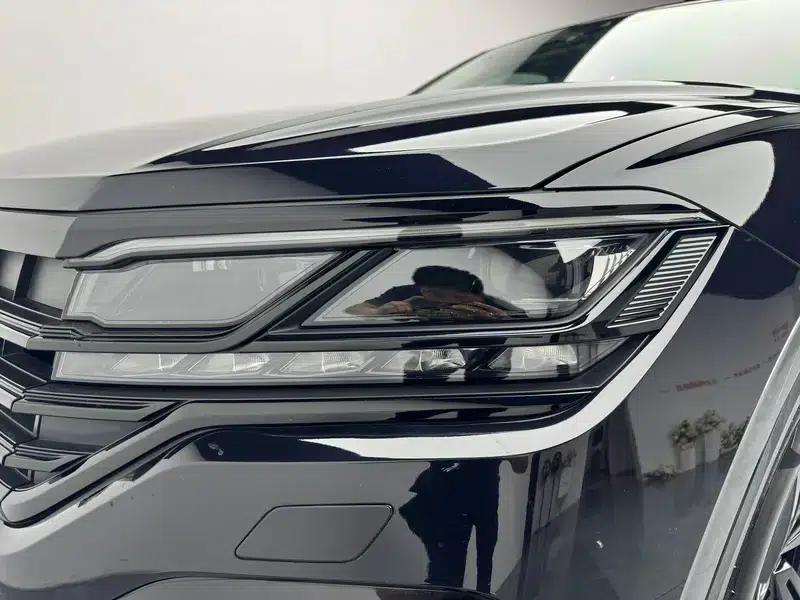 2022 Volkswagen Touareg 3.0TSI R-Line, Obsidian Black Sport Package — миниатюра 12