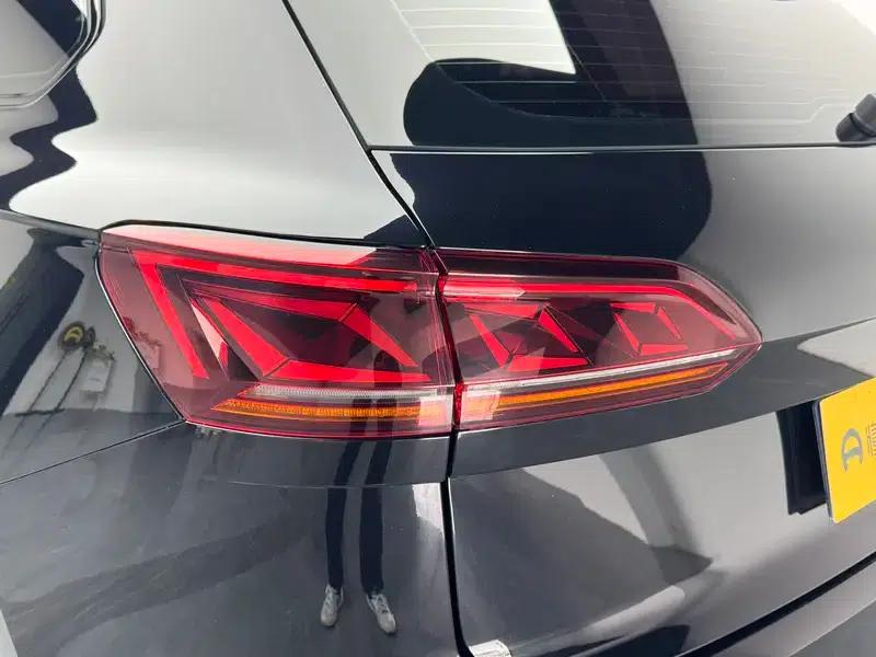 2022 Volkswagen Touareg 3.0TSI R-Line, Obsidian Black Sport Package — миниатюра 13