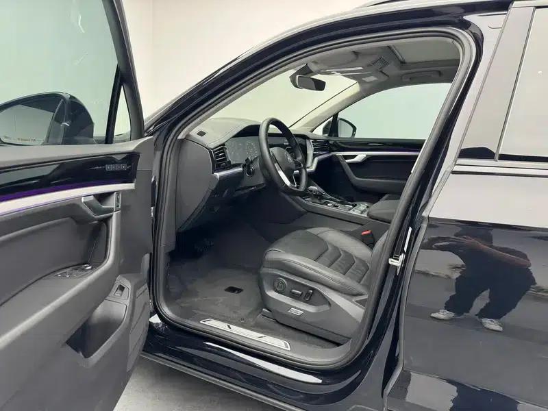2022 Volkswagen Touareg 3.0TSI R-Line, Obsidian Black Sport Package — миниатюра 17