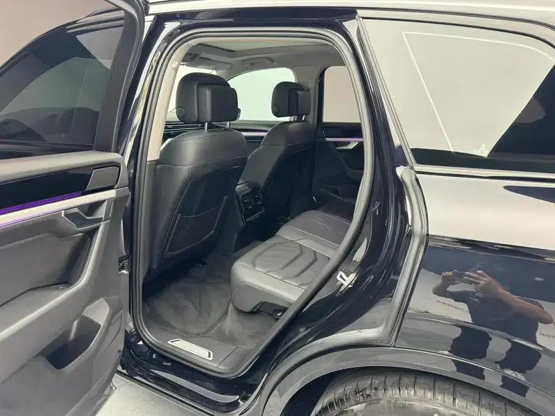 2022 Volkswagen Touareg 3.0TSI R-Line, Obsidian Black Sport Package — миниатюра 18