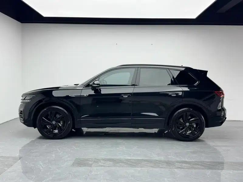 2022 Volkswagen Touareg 3.0TSI R-Line, Obsidian Black Sport Package — миниатюра 4