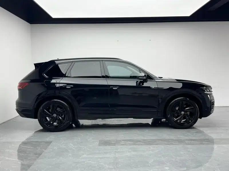2022 Volkswagen Touareg 3.0TSI R-Line, Obsidian Black Sport Package — миниатюра 8