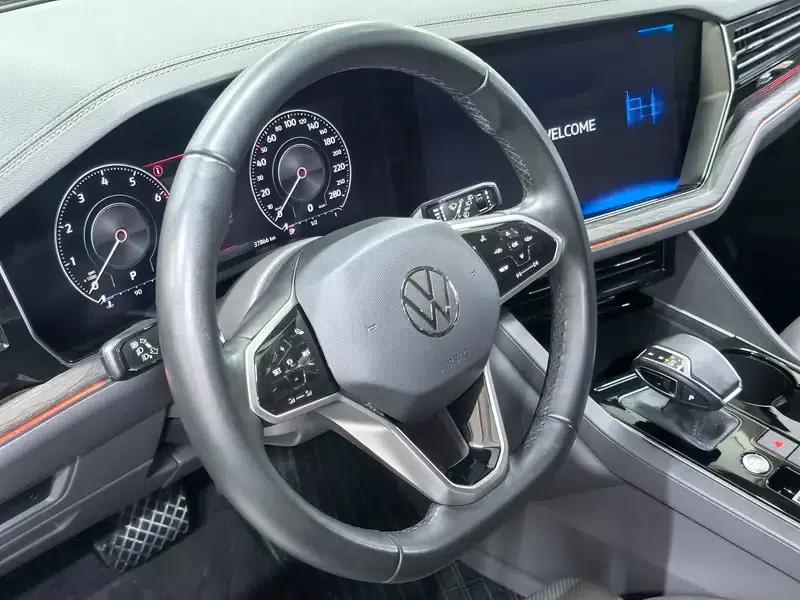 2023 Volkswagen Touareg 3.0TSI R-Line, Obsidian Black Sport Package — миниатюра 13