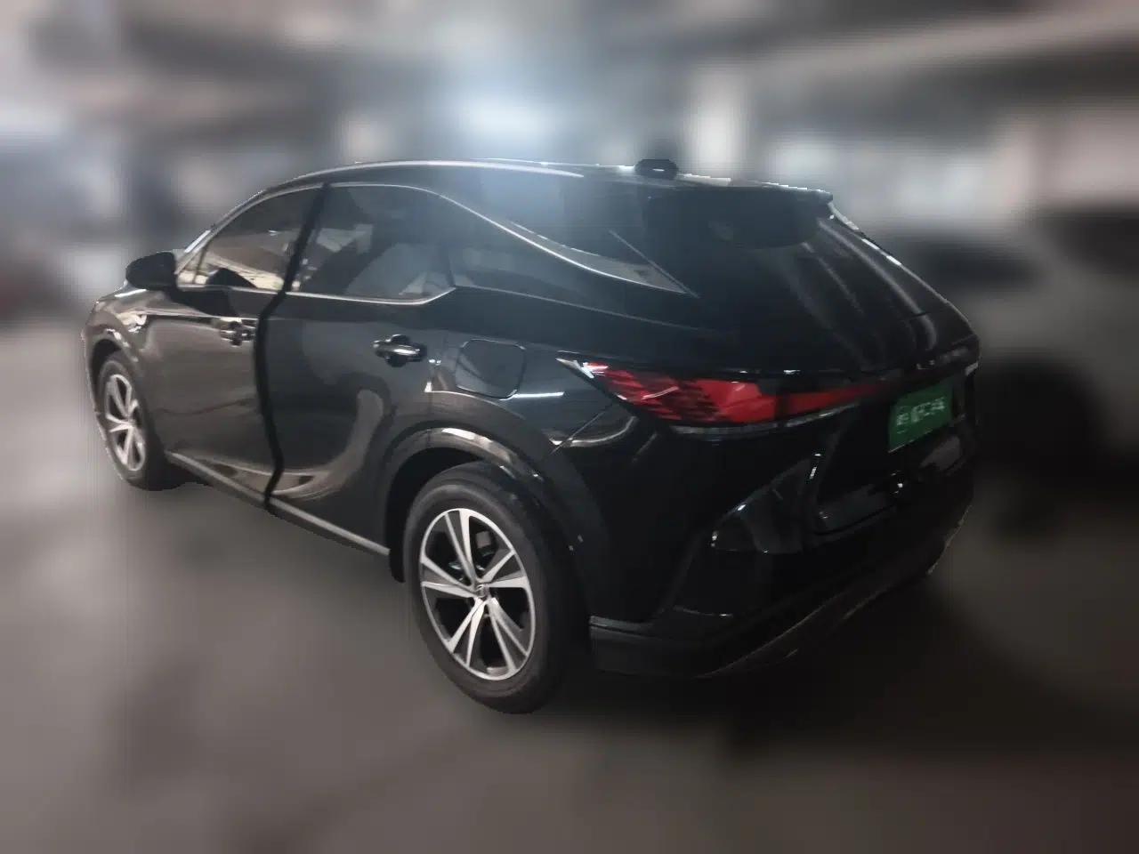 Lexus RX 2026 Model 350h Two-Wheel-Drive Comfort Edition — миниатюра 4