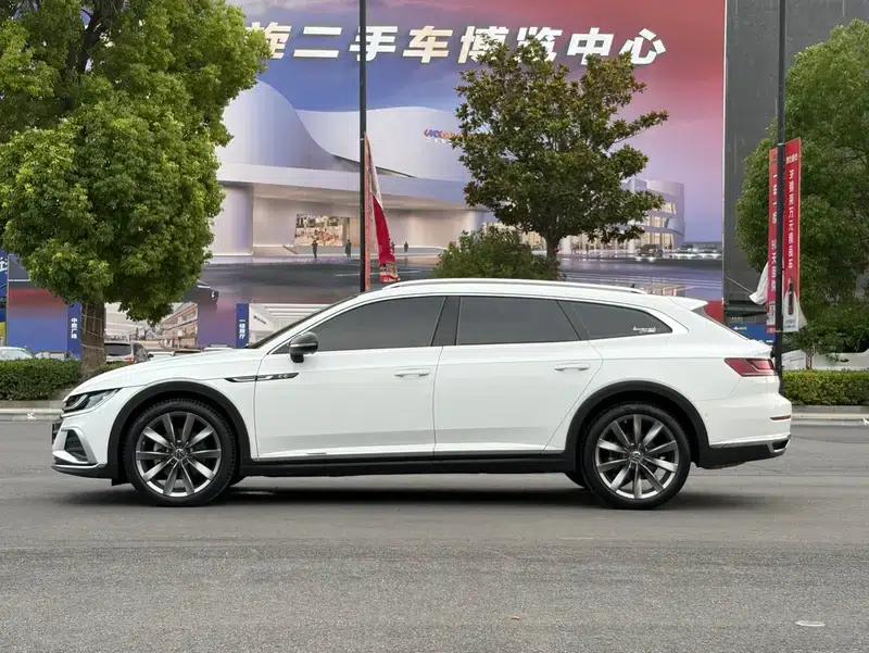 Volkswagen CC 2024 Shooting Brake 380TSI Hunter Edition — миниатюра 4