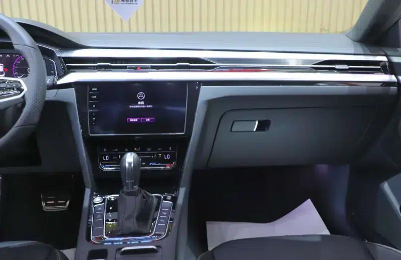 Volkswagen CC 2024 380TSI Striking Edition — миниатюра 9
