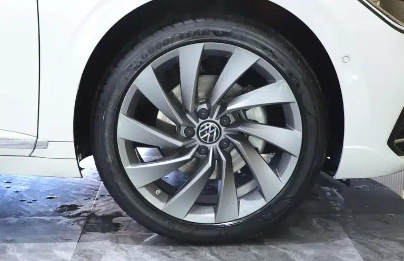Volkswagen CC 2024 380TSI Striking Edition — миниатюра 10