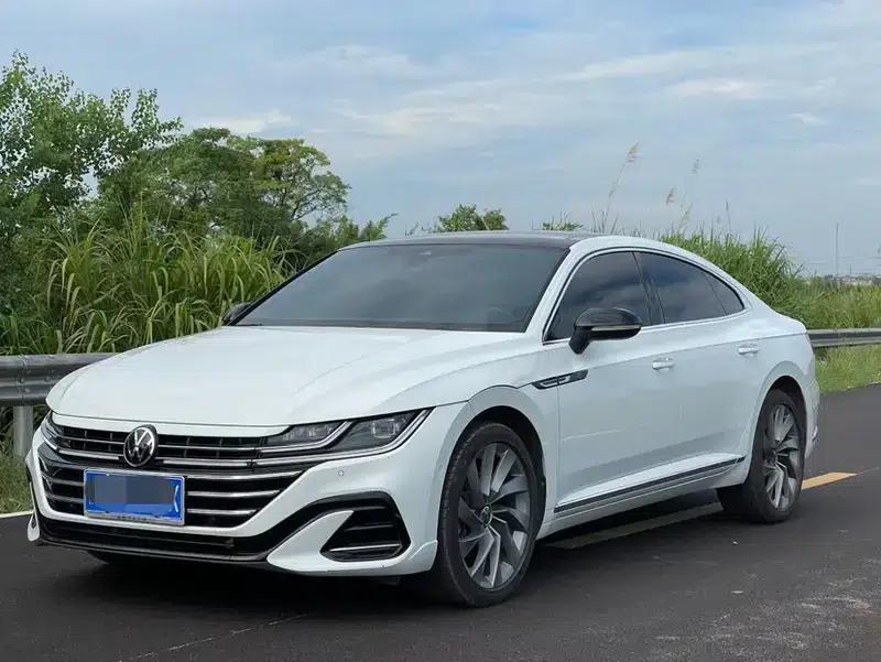 Volkswagen CC 2024 380TSI Striking Edition — миниатюра 1