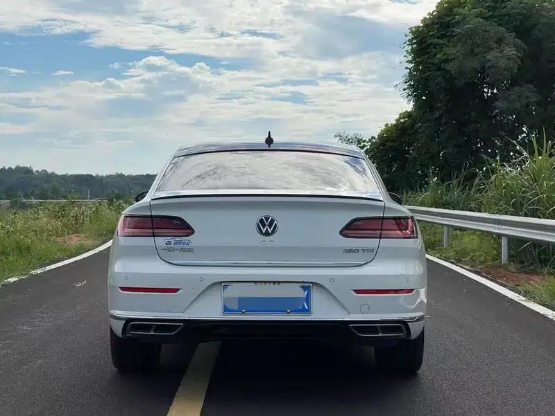 Volkswagen CC 2024 380TSI Striking Edition — миниатюра 5