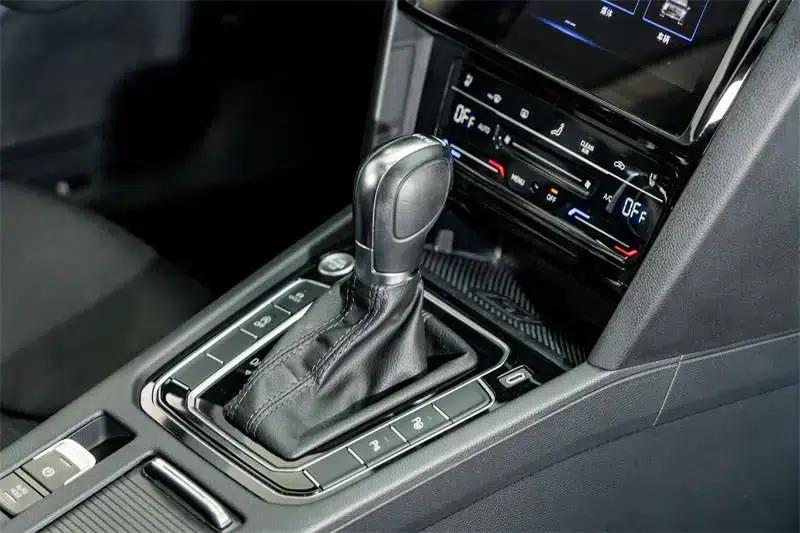 Volkswagen CC 2021 380TSI Striking Edition — миниатюра 16