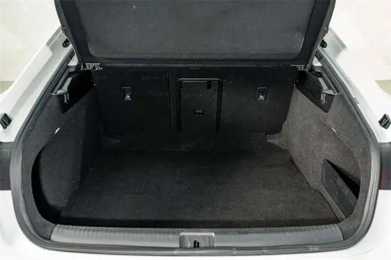 Volkswagen CC 2021 380TSI Striking Edition — миниатюра 22