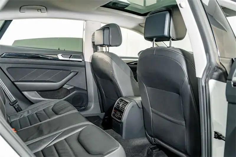 Volkswagen CC 2021 380TSI Striking Edition — миниатюра 23