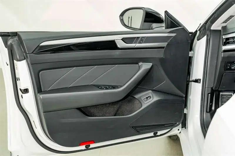 Volkswagen CC 2021 380TSI Striking Edition — миниатюра 9