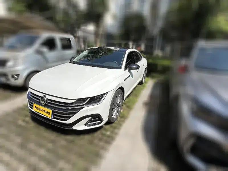 Volkswagen CC 2023 380TSI Striking Edition — миниатюра 1