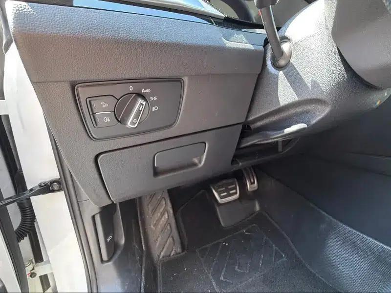 Volkswagen CC 2023 380TSI Striking Edition — миниатюра 13
