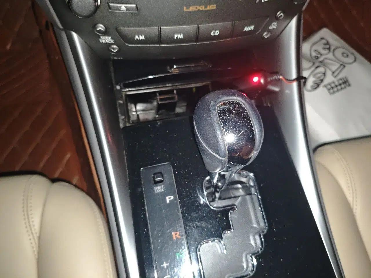 Lexus IS 2011 250 Sport Edition — миниатюра 14