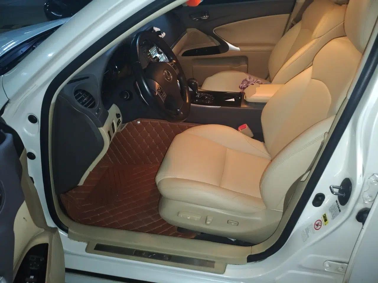 Lexus IS 2011 250 Sport Edition — миниатюра 16