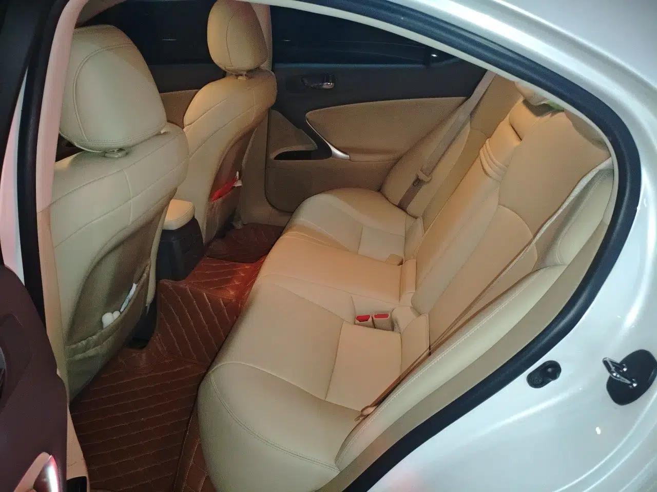 Lexus IS 2011 250 Sport Edition — миниатюра 17