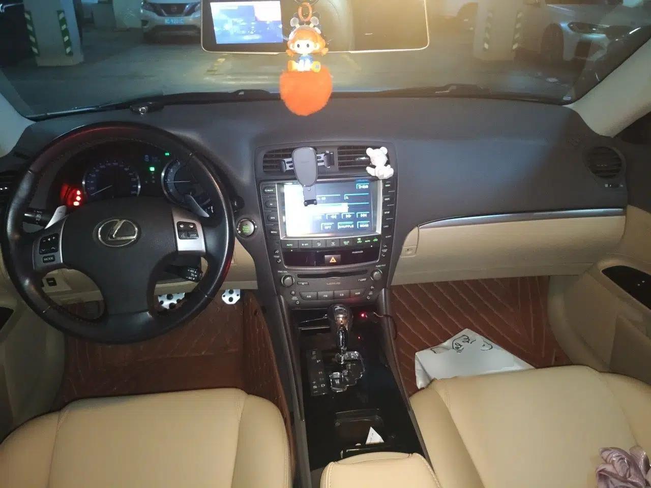 Lexus IS 2011 250 Sport Edition — миниатюра 9