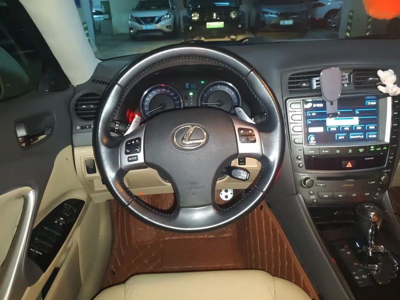 Lexus IS 2011 250 Sport Edition — миниатюра 10