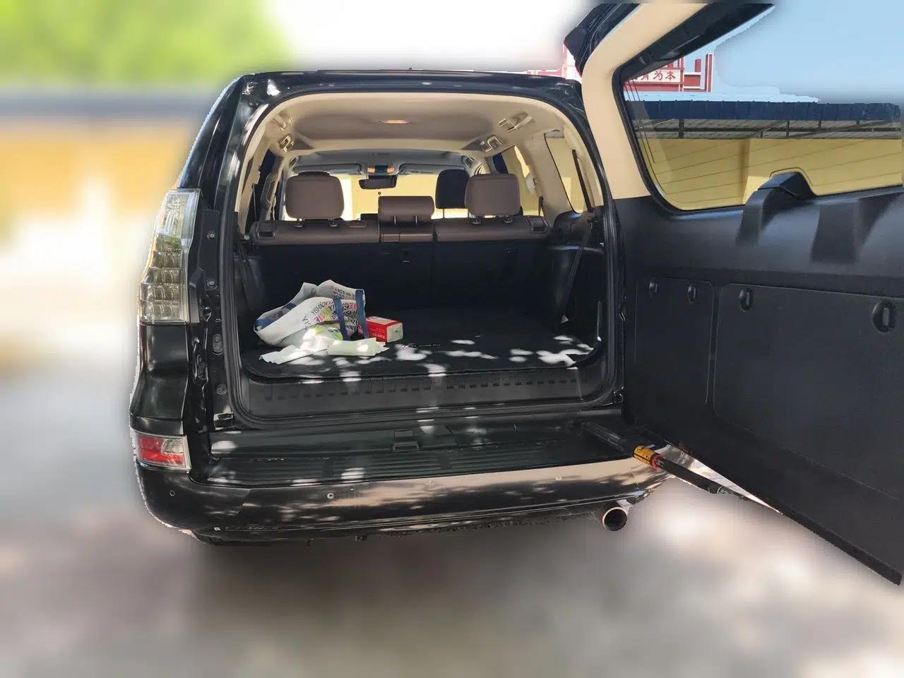 Lexus GX 2021 Lexus GX460 Gasoline-Powered 7-Seater Automatic 4.6T Compact Off-Road Passenger Vehicle — миниатюра 19