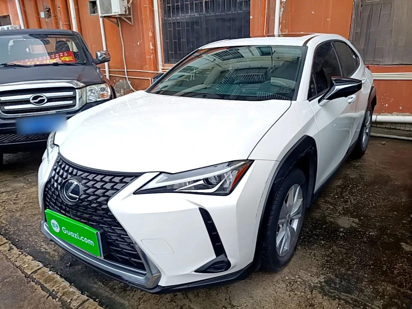 Lexus UX 2020 200 Special Edition — миниатюра 1