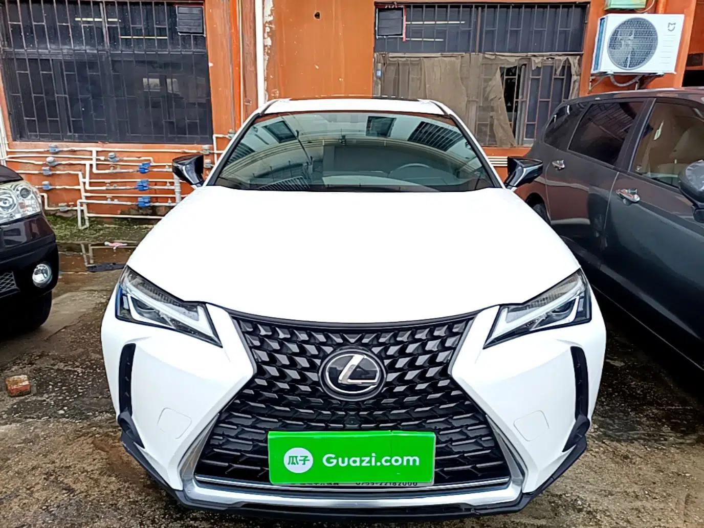 Lexus UX 2020 200 Special Edition — миниатюра 2