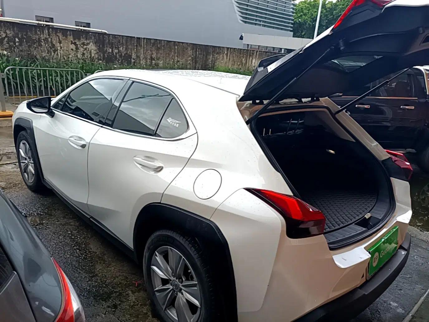 Lexus UX 2020 200 Special Edition — миниатюра 13