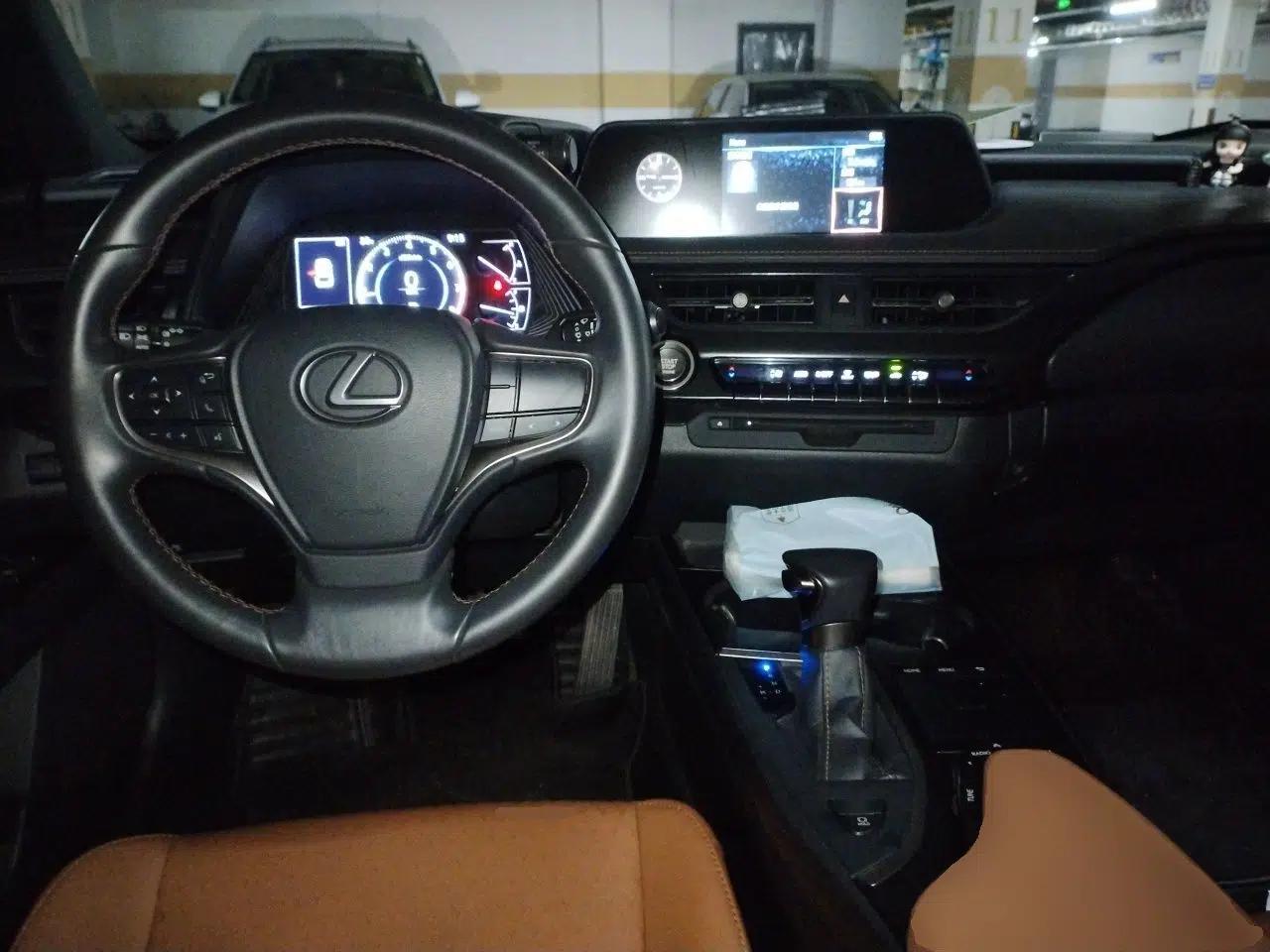 Lexus UX 2020 200 Special Edition — миниатюра 9