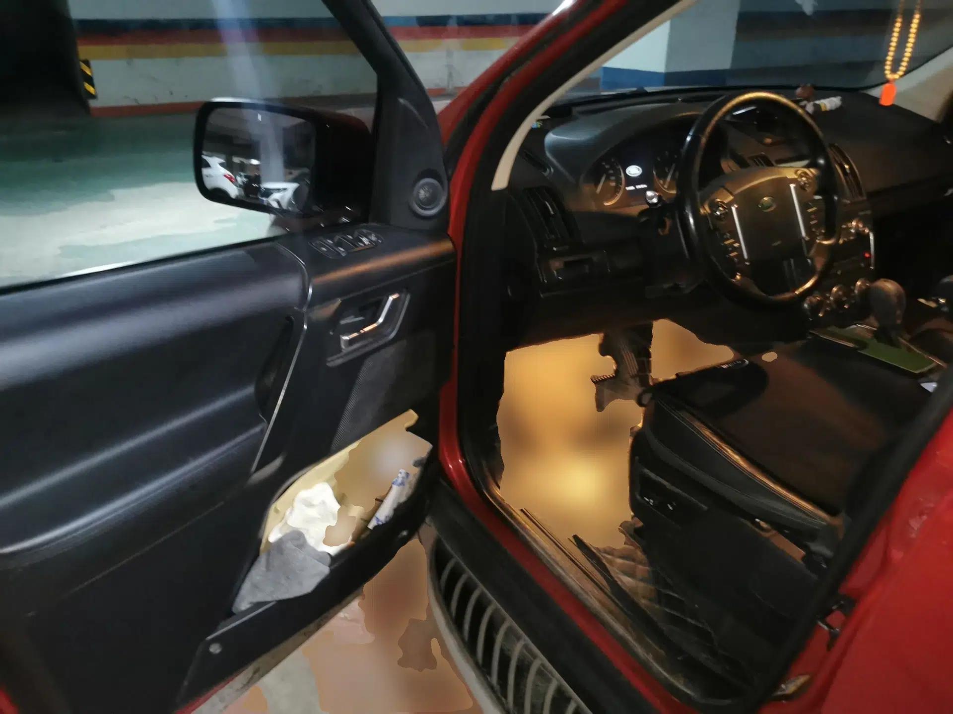 Land Rover Freelander 2 2013 2.2T SD4 SE Diesel Edition — миниатюра 16