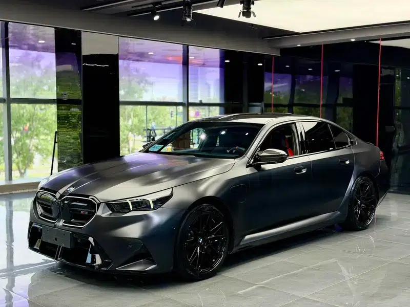 BMW M5 PHEV 2025 Model M5 — миниатюра 1