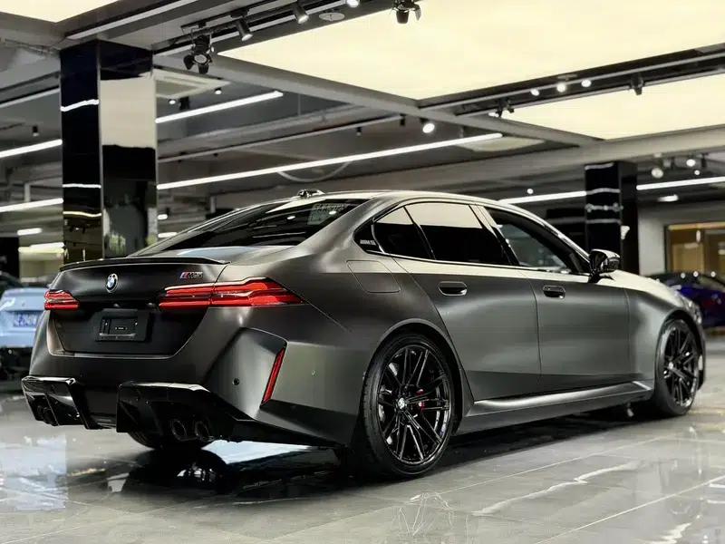 BMW M5 PHEV 2025 Model M5 — миниатюра 5