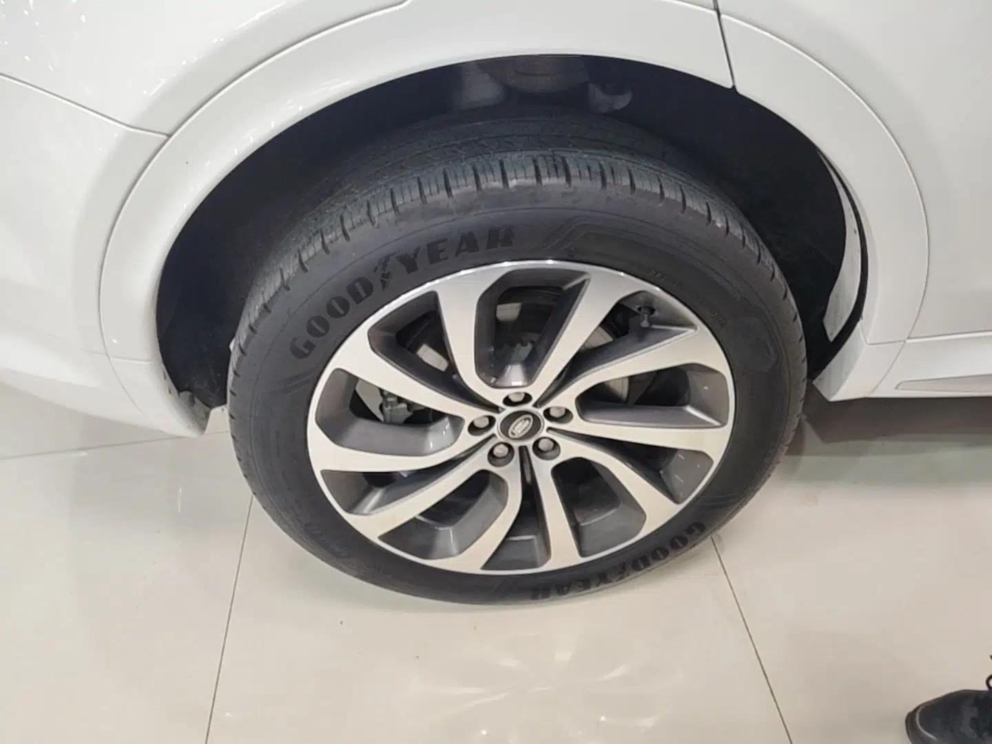 Land Rover Discovery Sport New Energy 2024 1.5T P300e Plug-in Hybrid Electric Version — миниатюра 11