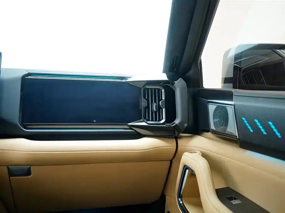 Leopard 8 2025 Smart & Brave Flagship Edition 7-Seater — миниатюра 17