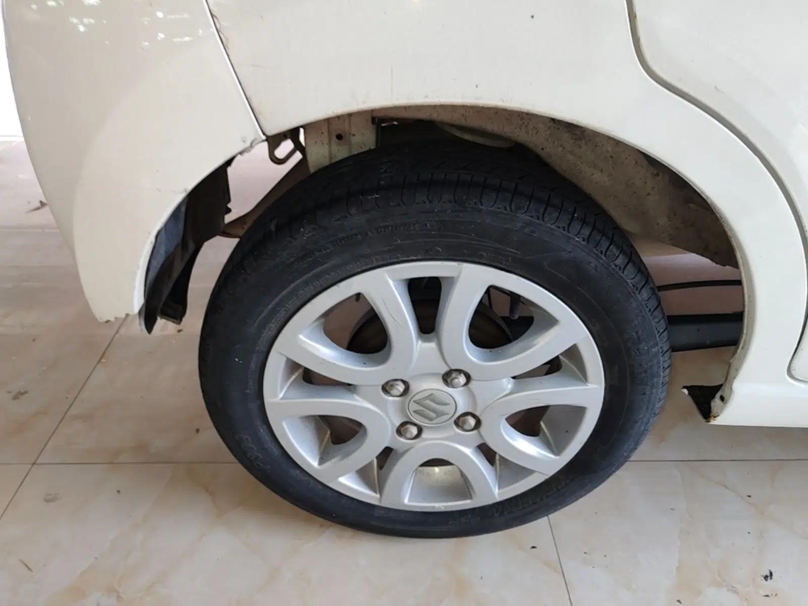 Suzuki Alto 2013 1.0L Manual Luxury Model — миниатюра 11