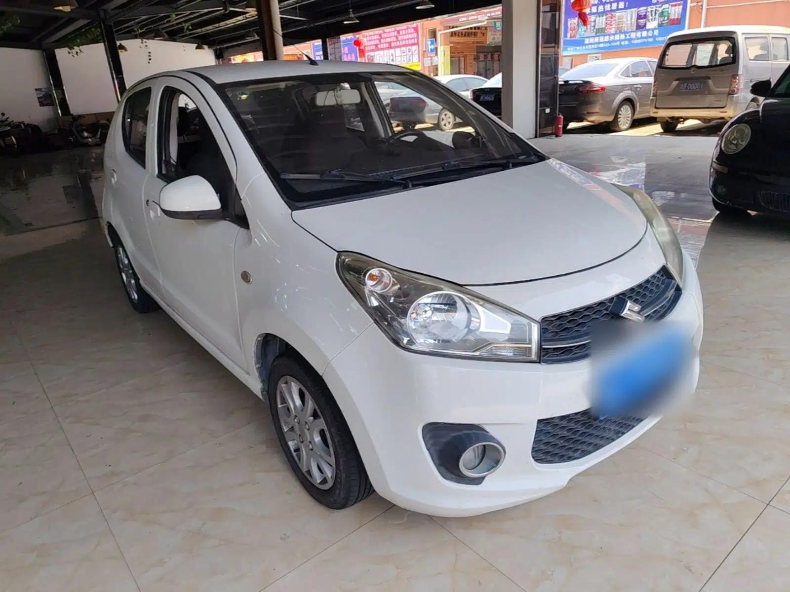 Suzuki Alto 2013 1.0L Manual Luxury Model — миниатюра 3