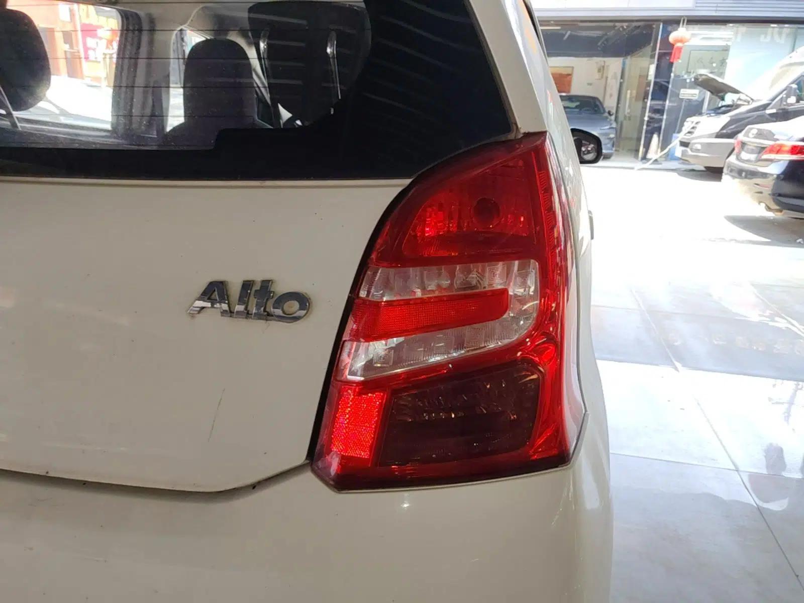 Suzuki Alto 2013 1.0L Manual Luxury Model — миниатюра 9