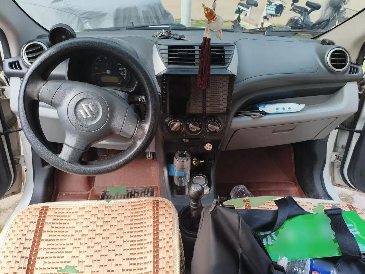 Suzuki Alto 2013 1.0L Manual Luxury Model — миниатюра 9