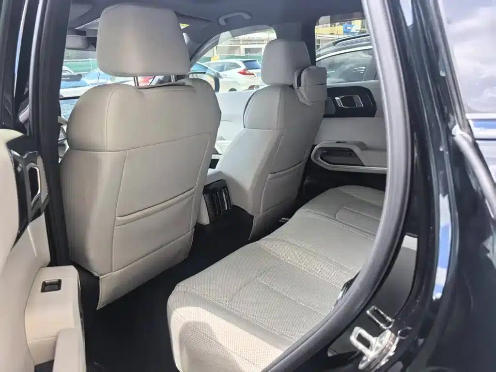 Titanium 3 2025 501KM AWD Max Edition — миниатюра 6