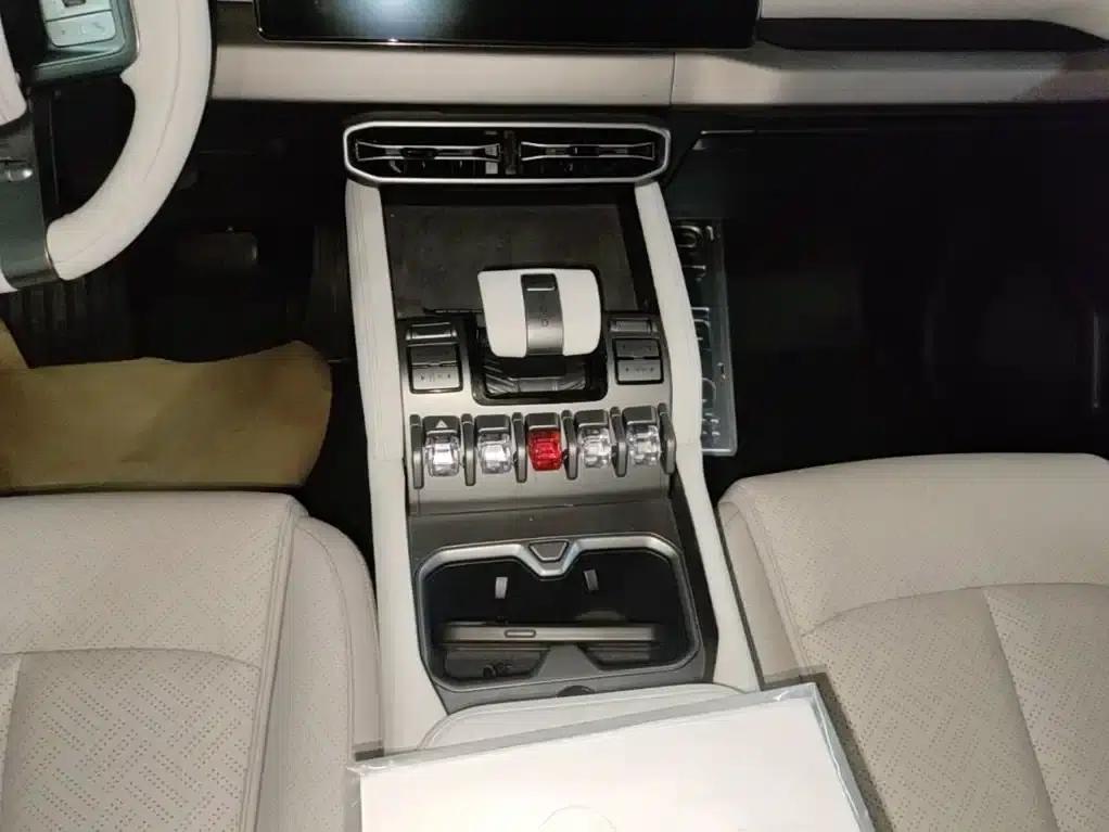 Titanium 3 2025 Model 501KM AWD Ultra Edition — миниатюра 14