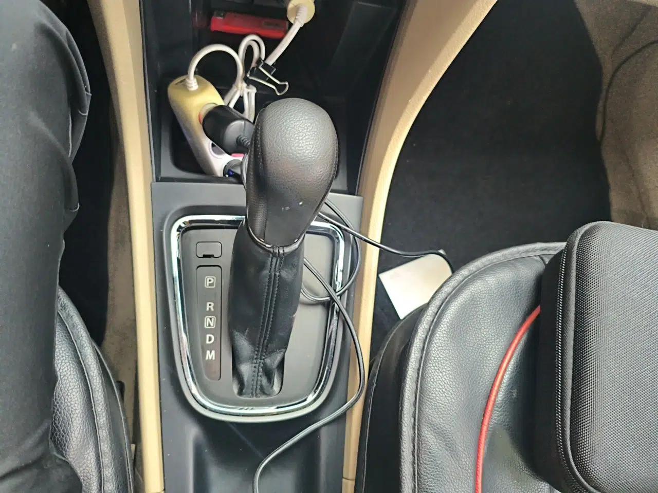 Suzuki Alivio 2015 1.6L Automatic Comfort Model — миниатюра 14