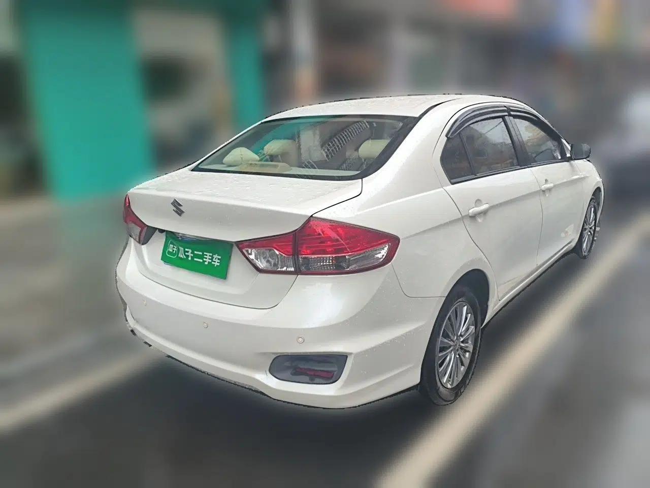 Suzuki Alivio 2015 1.6L Automatic Comfort Model — миниатюра 6