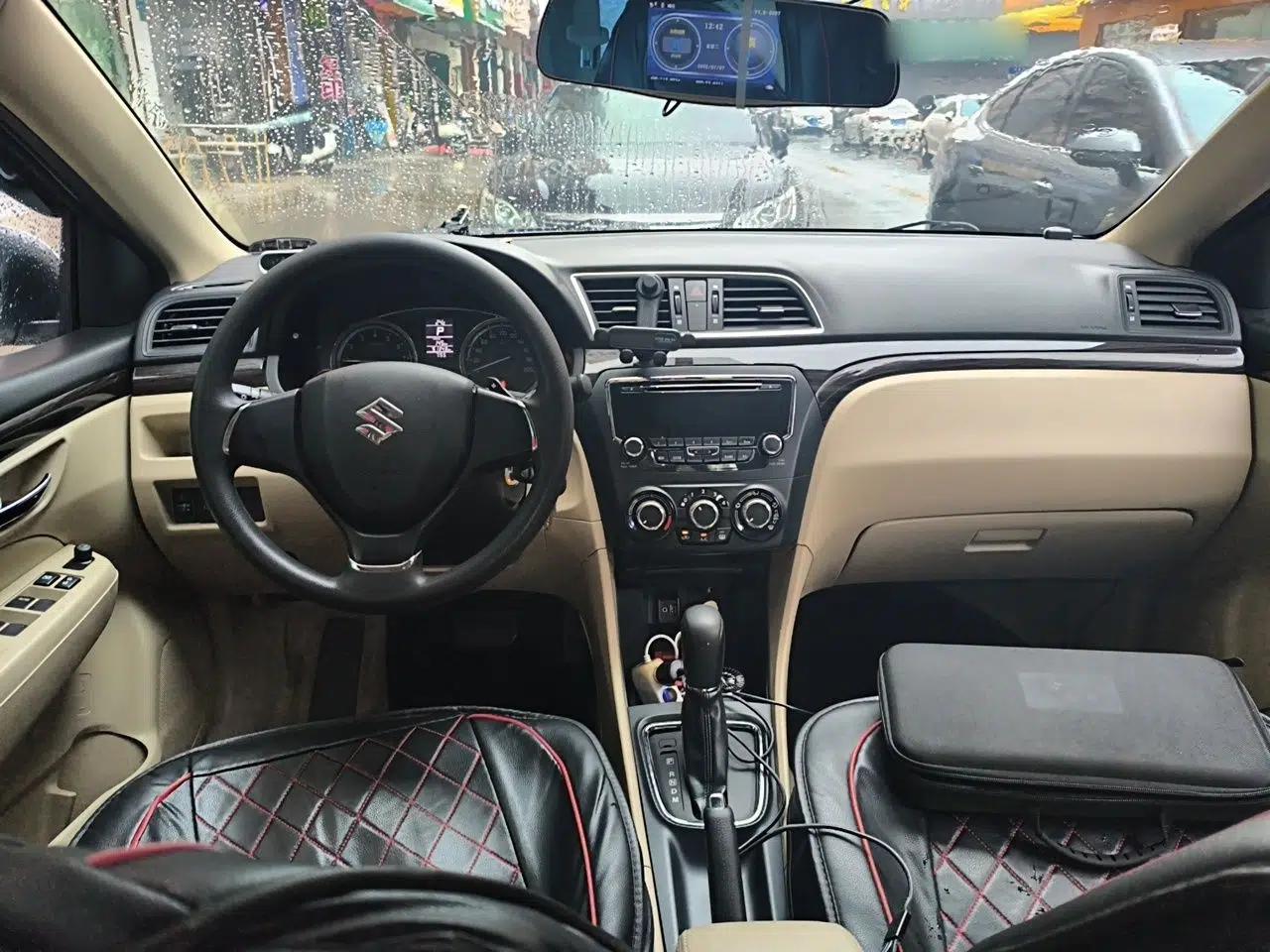 Suzuki Alivio 2015 1.6L Automatic Comfort Model — миниатюра 9