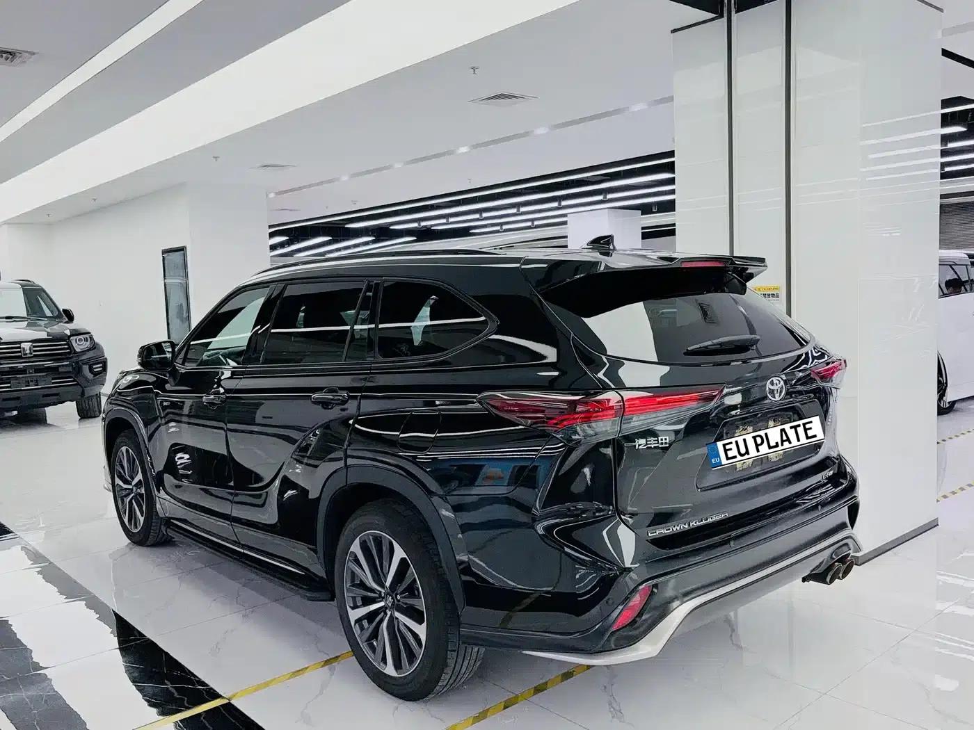 Crown Land Cruiser 2024 2.5L HEV 4WD Premium Edition — миниатюра 4
