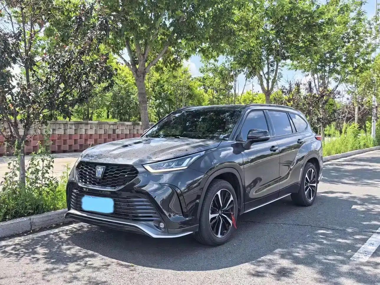 Crown Land Cruiser 2022 2.5L HEV 4WD Premium Edition — миниатюра 1