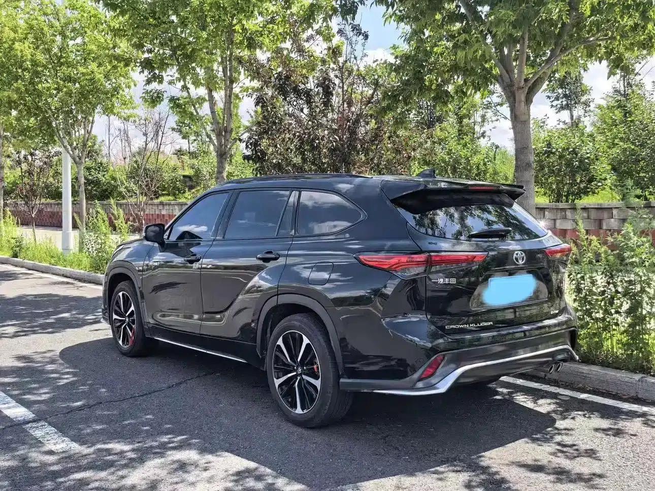 Crown Land Cruiser 2022 2.5L HEV 4WD Premium Edition — миниатюра 2