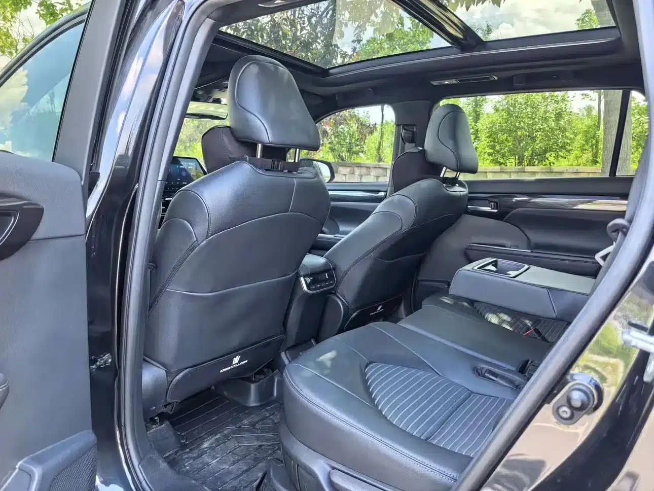 Crown Land Cruiser 2022 2.5L HEV 4WD Premium Edition — миниатюра 11