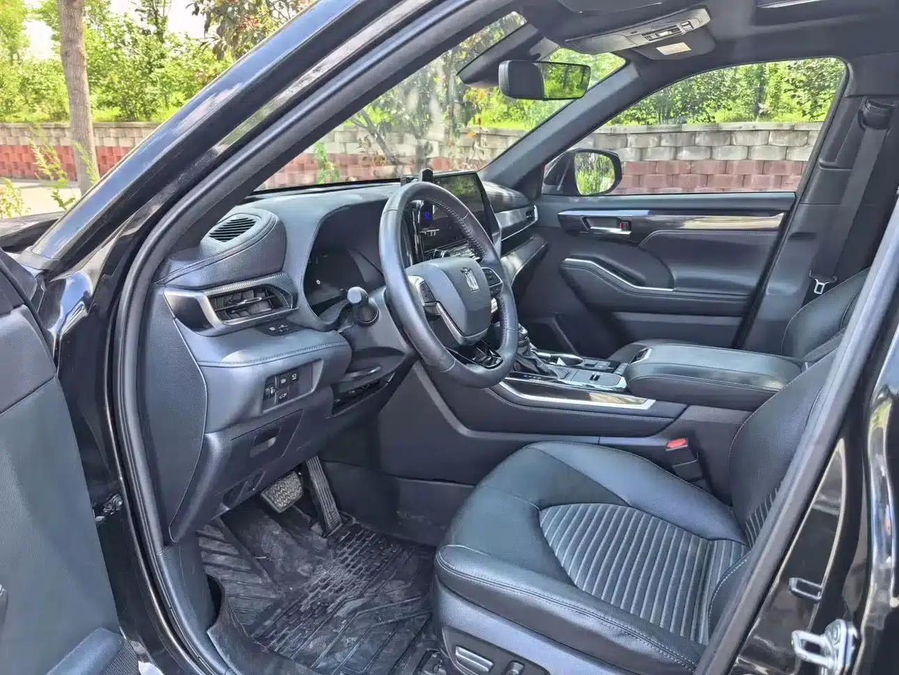 Crown Land Cruiser 2022 2.5L HEV 4WD Premium Edition — миниатюра 6